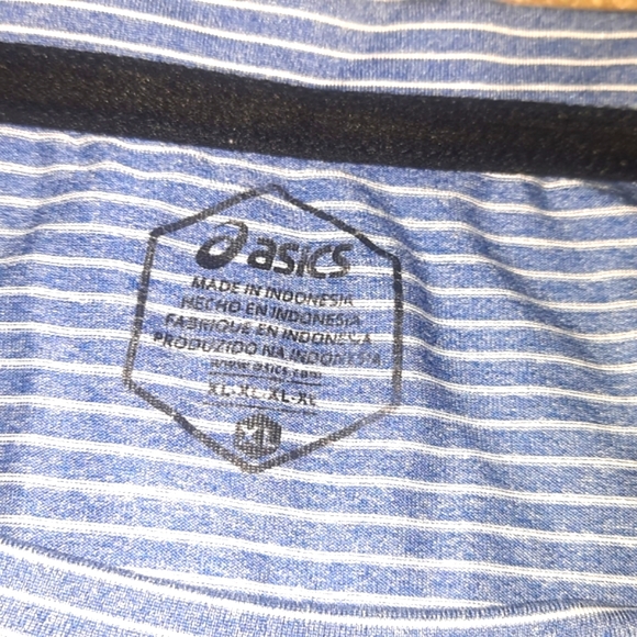 Round Neck Red T-Shirt - Picture 3 of 4